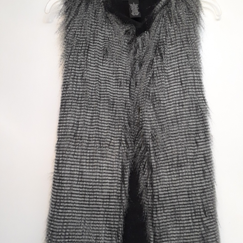 Design History Grey Faux Fur Sweater Vest Size S